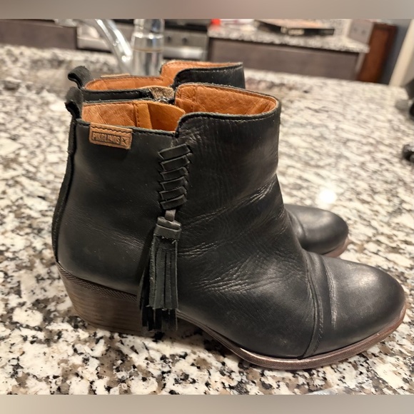 PIKOLINOS Shoes - PIKOLINOS Black Leather Ankle Booties EU38